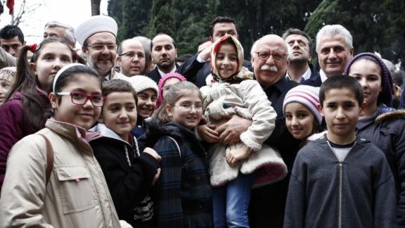 Bakan Avcı, Mehmet Akif Ersoy´un Kabrini Ziyaret Etti