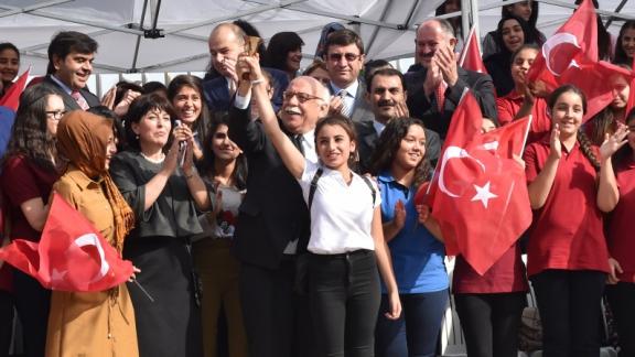 Bakan Avcı, yeni eğitim-öğretim yılının ilk ders zilini çaldı