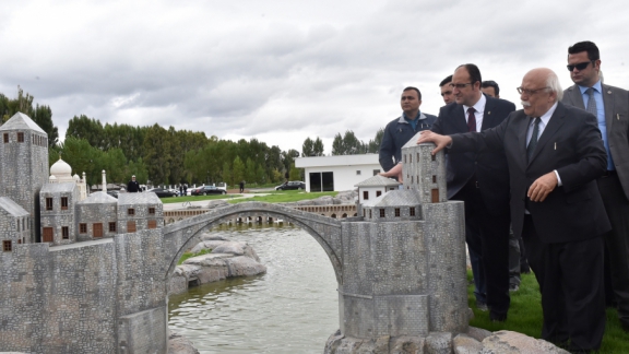 Türk dünyasının ´miniatürk´ü öğrenciler tarafından adlandırılacak