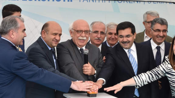 Bakan Avcı “E1000 Yerli Elektrikli Lokomotif“ Tanıtım Töreni´ne katıldı