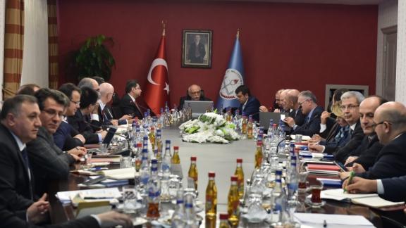 Bakan Avcı, birim amirleriyle toplantıda bir araya geldi