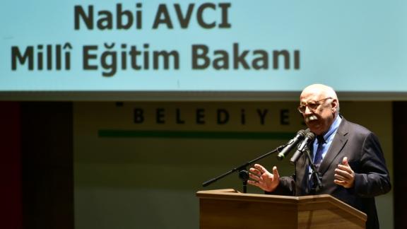 Bakan Avcı, Gaziantep´te aday öğretmenlerle bir araya geldi