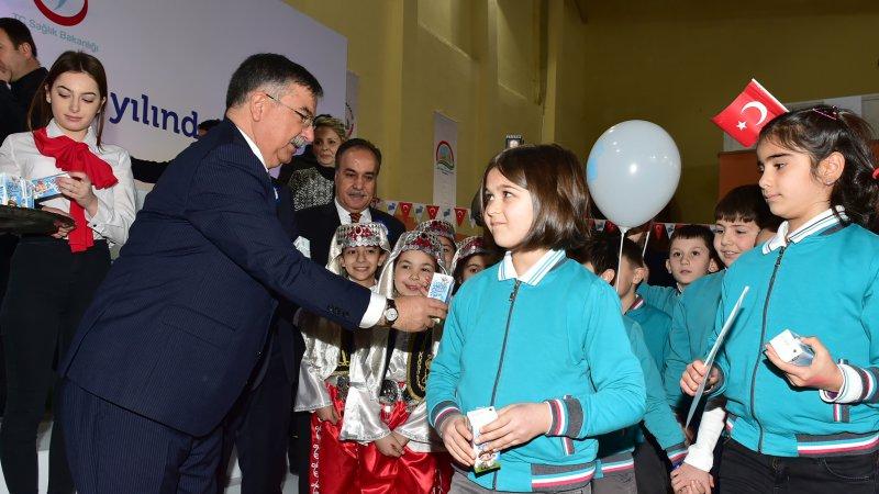 İkinci yarıyıl, okul sütü dağıtımıyla başladı