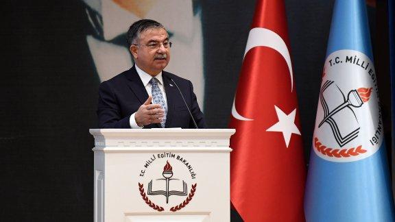 Bakan Yılmaz, Ulusal Eğitim Araştırmaları Öğretmenler Sempozyumu’na katıldı