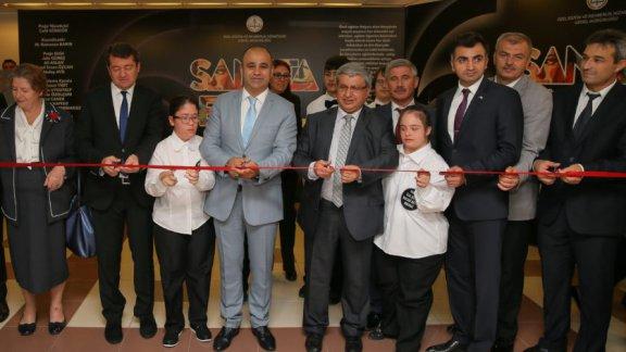 “Sanata Engel Yok” sergisi açıldı