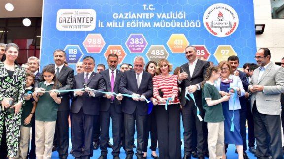 Bakan Yılmaz: Bugün gördüğünüz her 3 öğretmenden 2´sini biz atadık