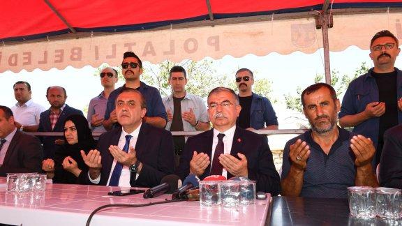 Bakan Yılmaz, Eylül´ün ailesine taziye ziyaretinde bulundu