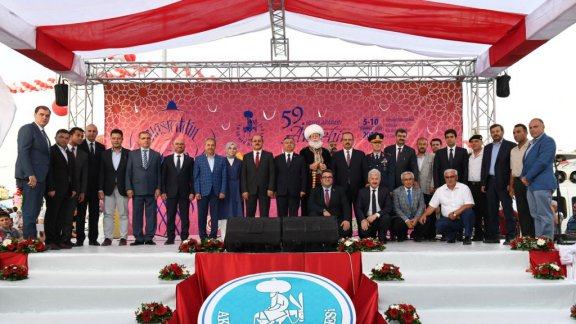 Bakan Yılmaz, Uluslararası Akşehir Nasreddin Hoca Şenliği’ne katıldı