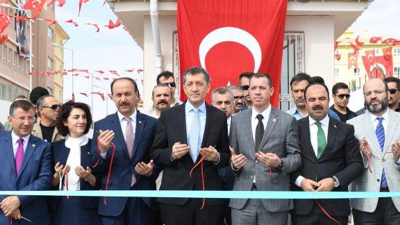 Bakan Selçuk: “Türkiye´de artık yeni Mustafa Kemallere, Aziz Sancarlara ve Kazancı Bedihlere ihtiyacımız var”