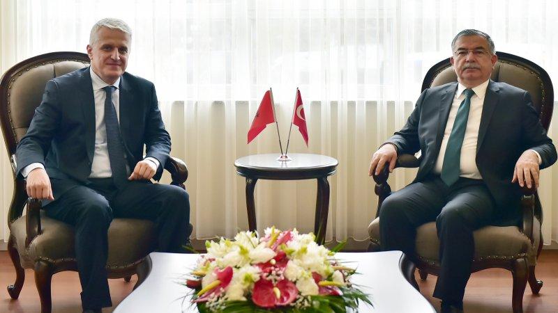 Bakan Yılmaz, Arnavutluk Devlet Bakanı Majko ile görüştü