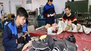 TRABZON ORTAHİSAR HALK EĞİTİMİ MERKEZİ'NDE DEPREMZEDELER İÇİN ÖRGÜ BEBEK, ATKI, BERE VE BOT ÜRETİLİYOR
