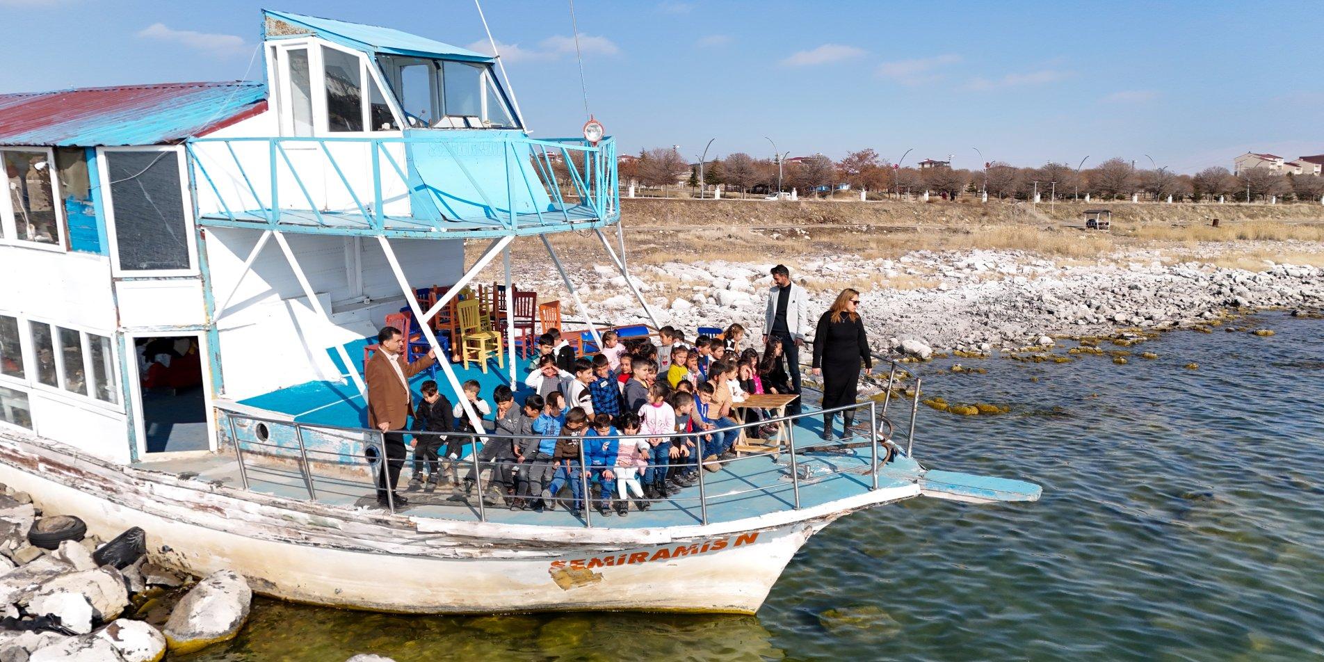 Van'da, Öğretmenlerinin Sürpriziyle Öğrenciler Hem Çevre Bilinci Kazandı Hem de Eğlendi