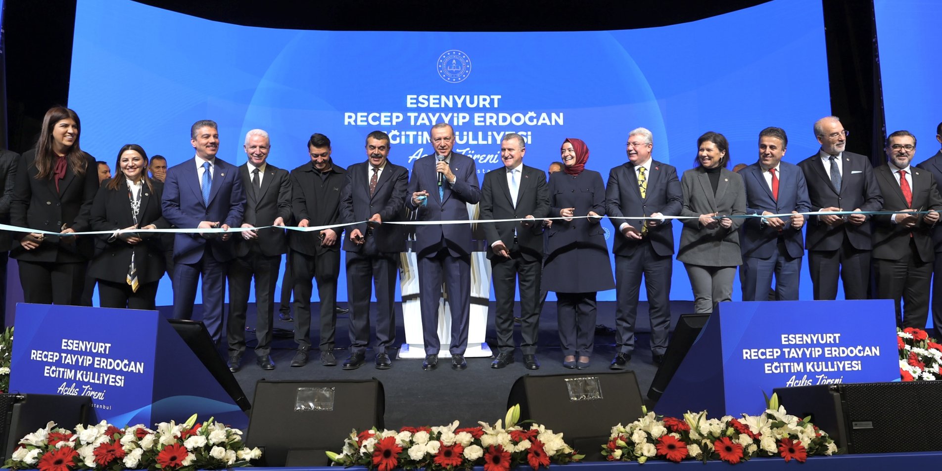 TÜRKİYE'NİN EN BÜYÜK LİSE YERLEŞKESİ, CUMHURBAŞKANI ERDOĞAN VE BAKAN TEKİN'İN KATILDIĞI TÖRENLE HİZMETE AÇILDI