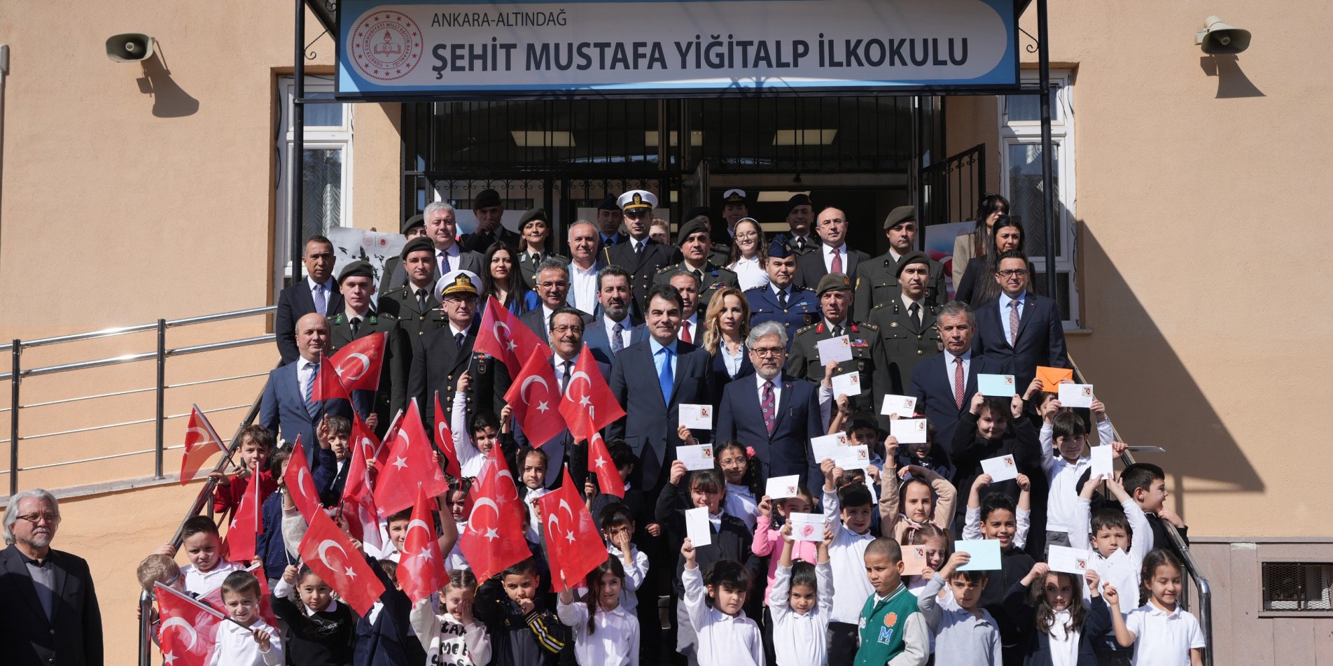Okuma yazma öğrenen öğrenciler, ilk mektuplarını Mehmetciğimize yazdı. 1 11162637 WhatsApp Image 2025 03 11 at 16.23.40 Okuma yazma öğrenen öğrenciler, ilk mektuplarını Mehmetciğimize yazdı.