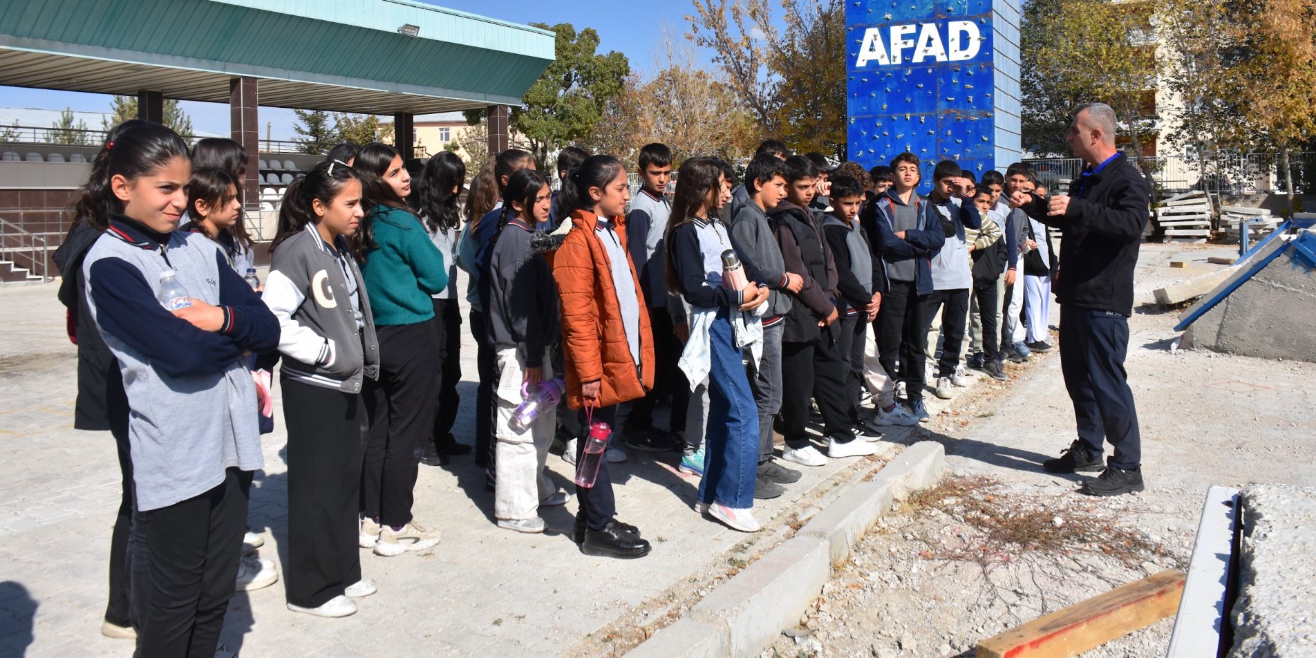 AFAD Ekipleri, Eğitimlerle Öğrencilere Afet Bilinci Aşılıyor
